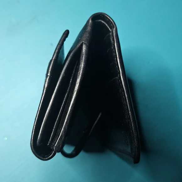 Gucci Wallet - Picture 9 of 14